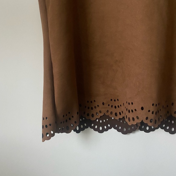 Faux suede sleeveless blouse - Banana Republic - Picture 2 of 10